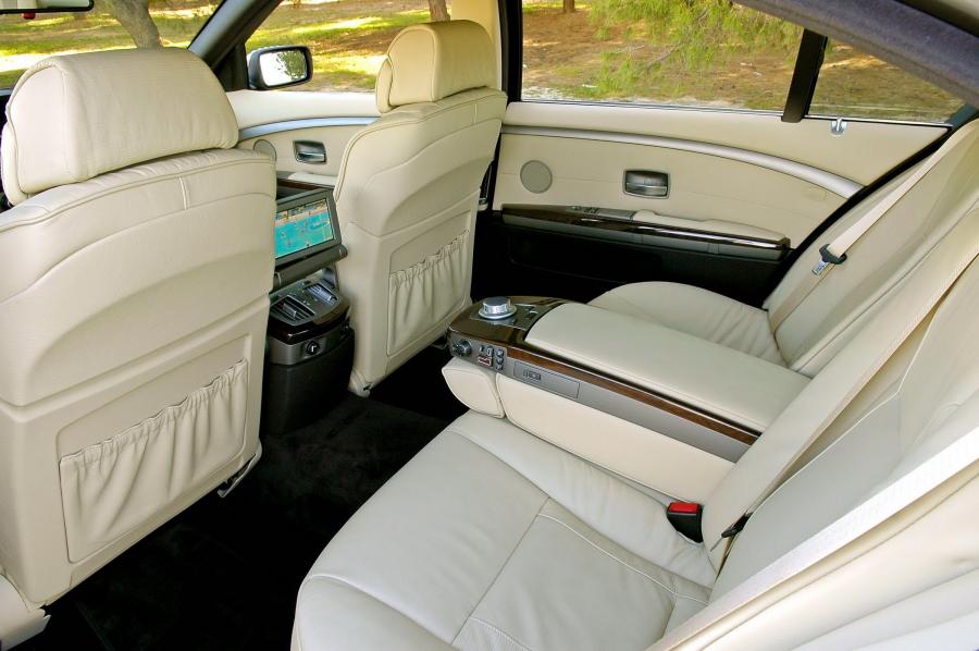  BMW 7-Series L 2006 года  (фото 6 из 89)